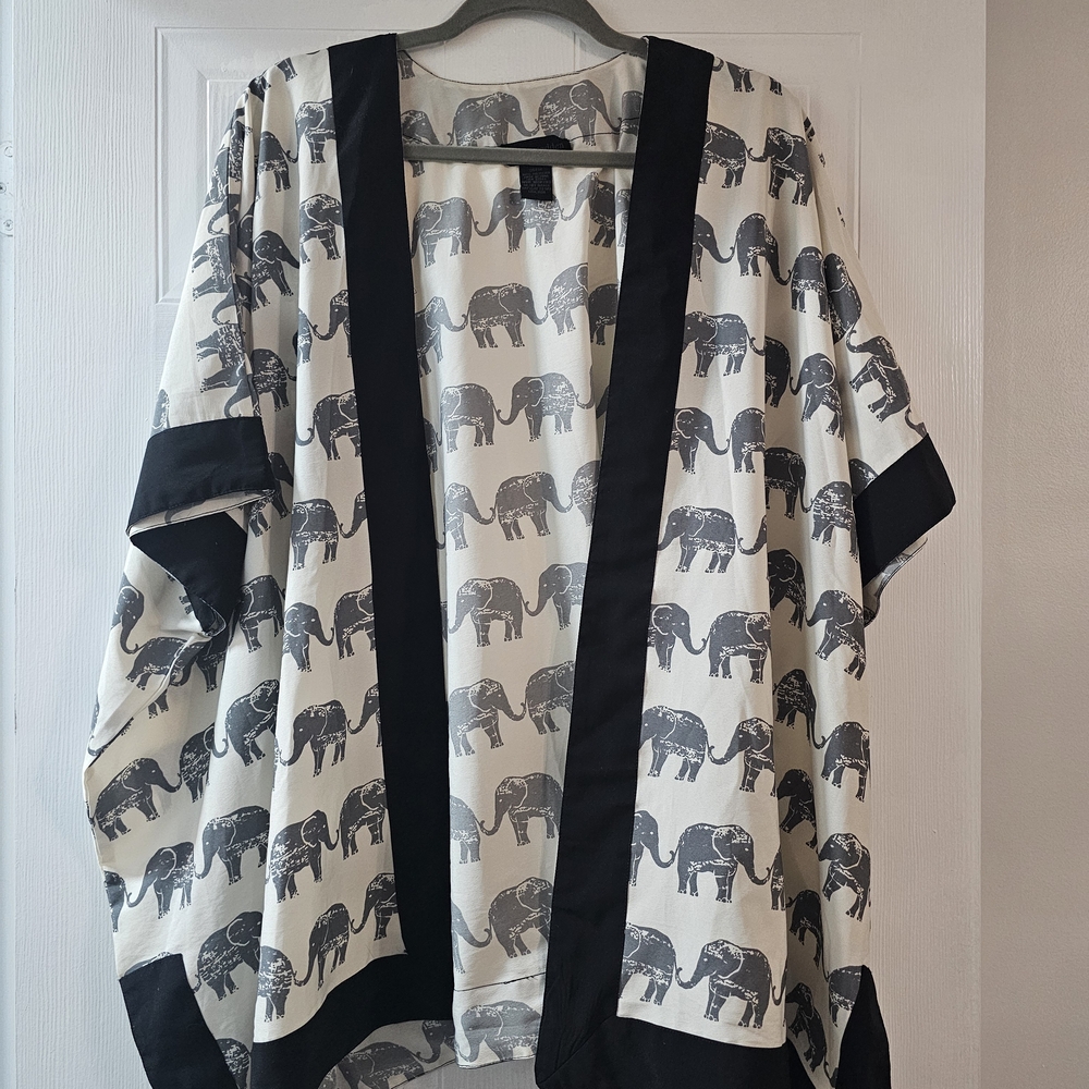 Steve Madden Black and White Elephant Print Kimono Top Steve Madden
